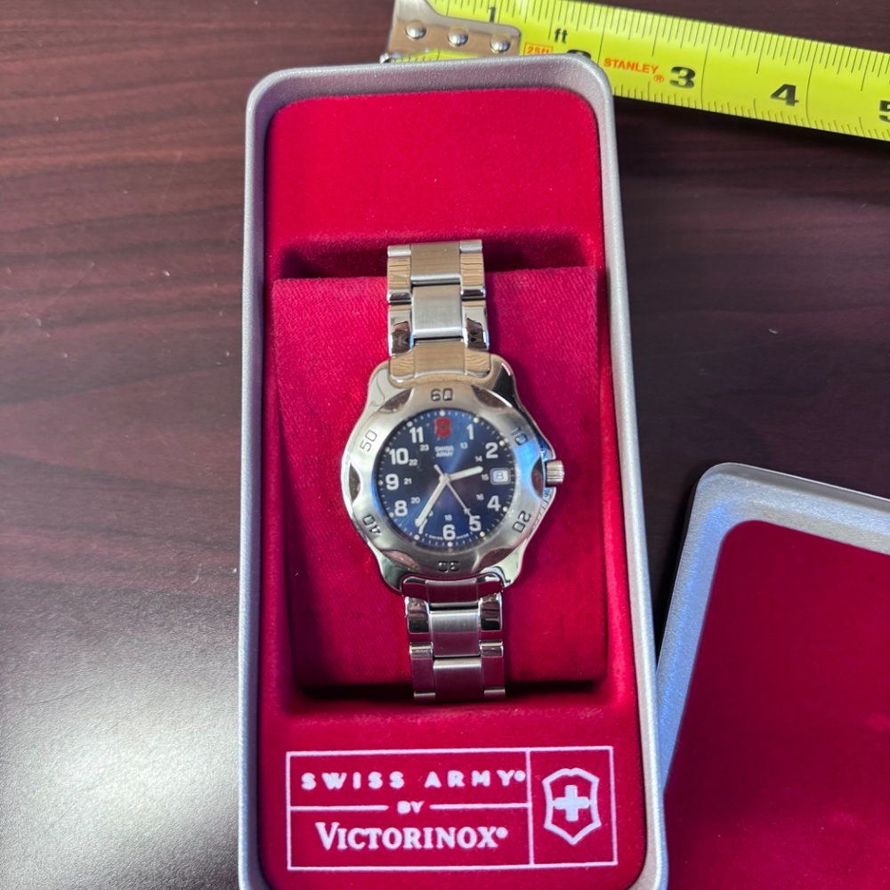 NIB Mens Victorinox Swiss Army Officer's Watch Blue Dial Stainless (Model 24277)